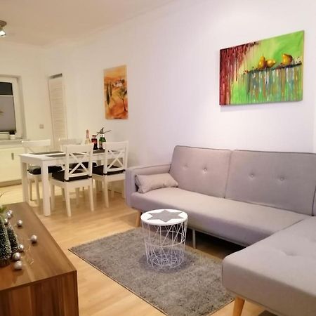 Schoene Wohnung, Zwei Schlafzimmer, Zentrumsnah, Erdgeschoss In 格赖夫斯瓦尔德 外观 照片