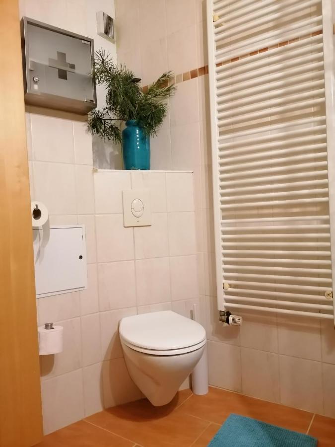 Schoene Wohnung, Zwei Schlafzimmer, Zentrumsnah, Erdgeschoss In 格赖夫斯瓦尔德 外观 照片