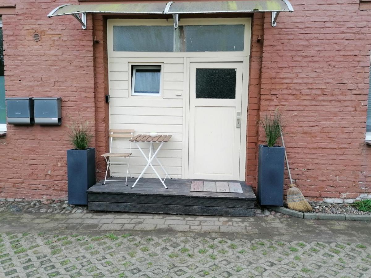 Schoene Wohnung, Zwei Schlafzimmer, Zentrumsnah, Erdgeschoss In 格赖夫斯瓦尔德 外观 照片